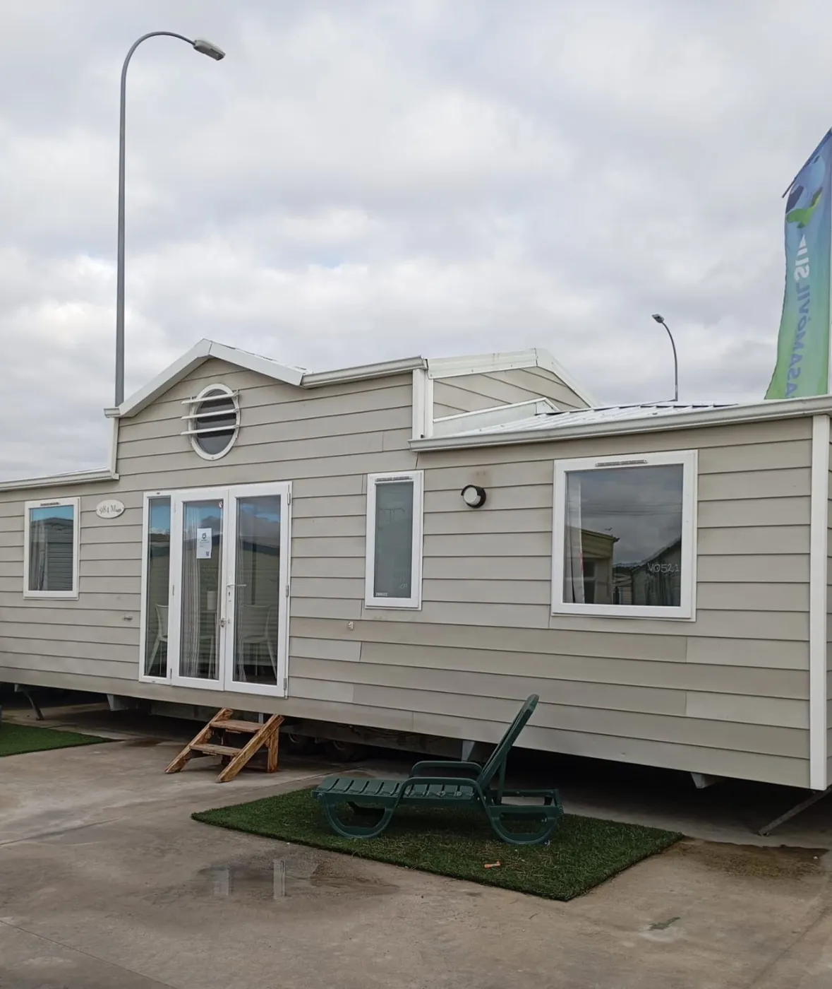 Casa prefabricada modelo Mobil Home 984 con mezzanine de 30 m²